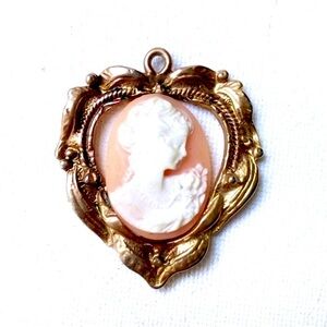 Vintage Heart Framed Cameo Lady Romantic Pendant